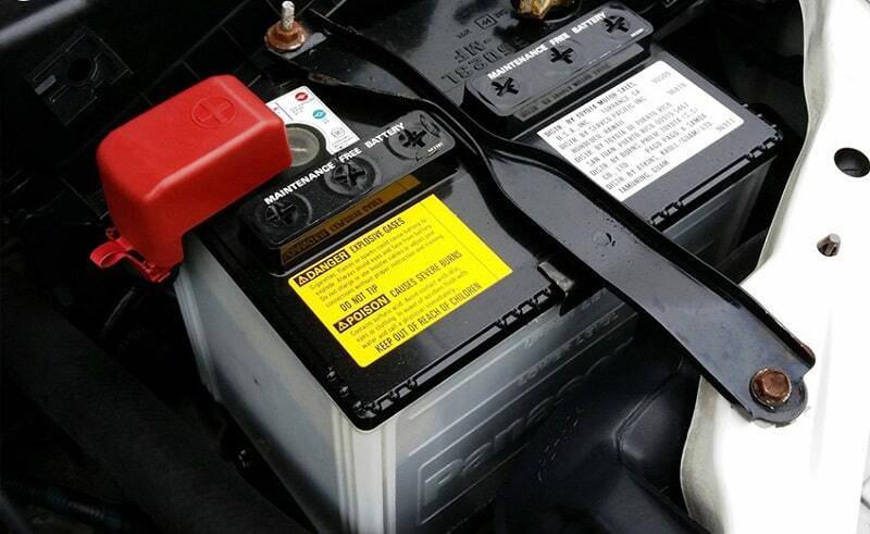 kiểm tra ắc quy trên ô tô