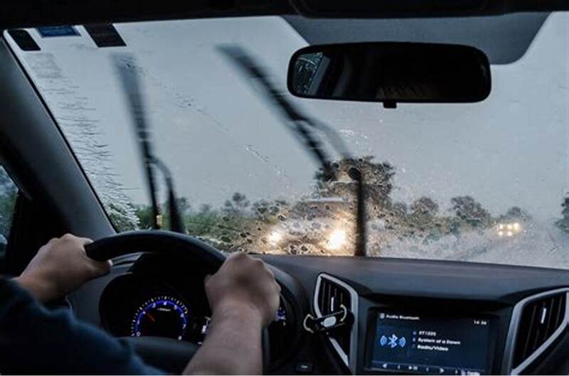 bảo vệ ngoại thất xe hơi trước mùa mưa bão