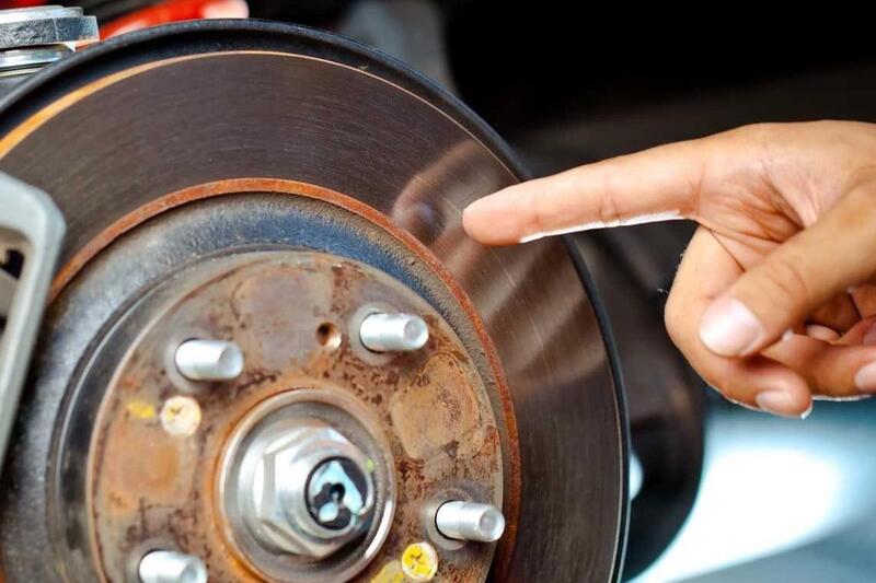 tại sao phải bảo vệ nội thất xe hơi trong mùa mưa bão