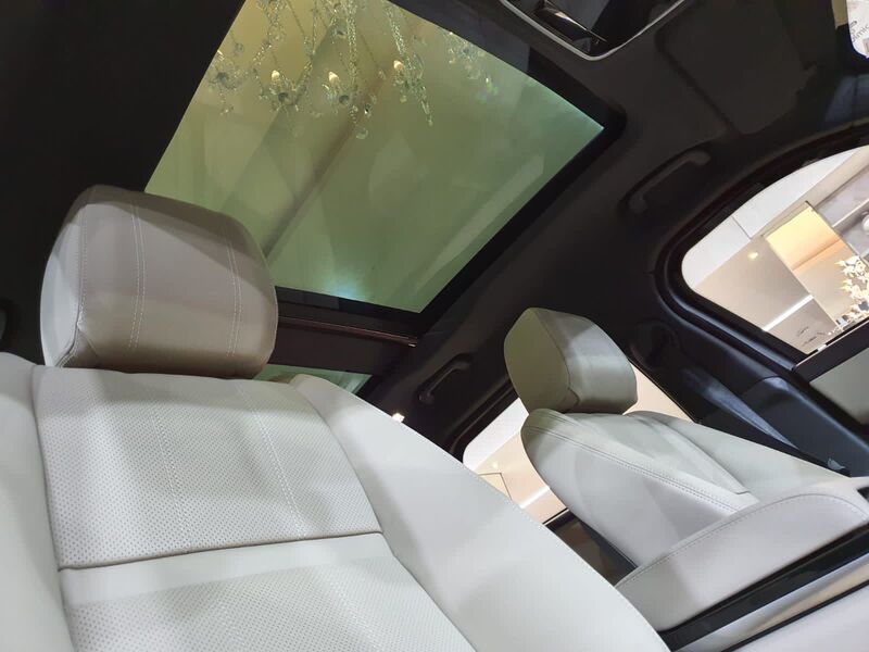 vệ sinh trần ô tô 