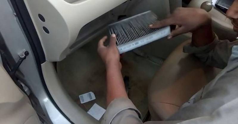 vệ sinh hệ thống điều hòa ô tô