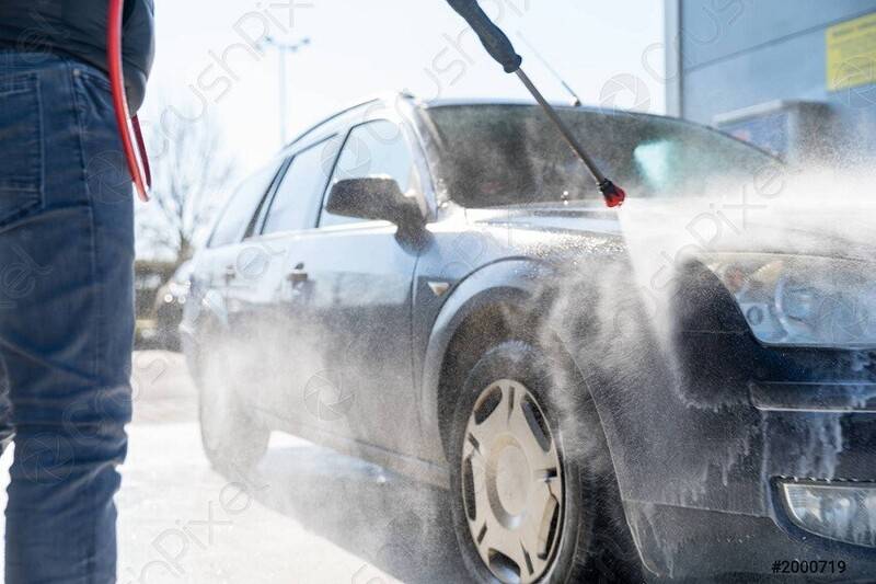 xịt nước vệ sinh xe