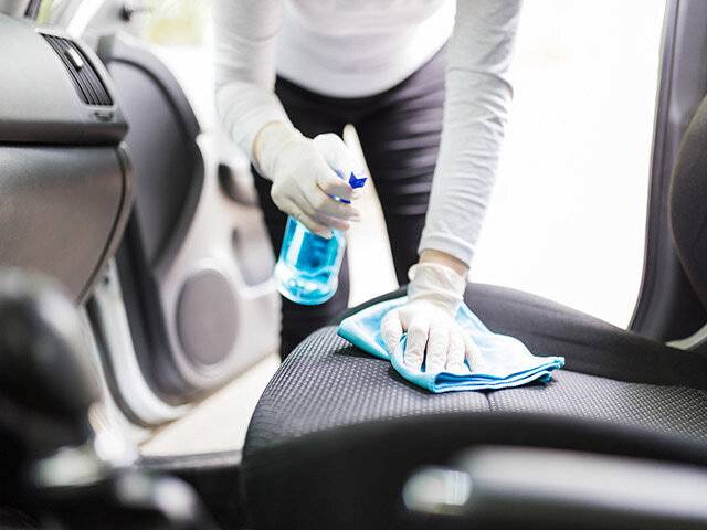 cách chọn dung dịch chăm sóc ghế da xe hơi