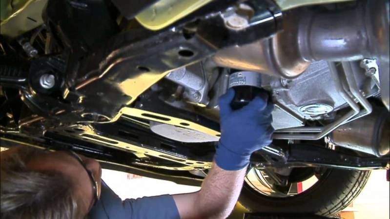 thời gian cần thay lọc dầu ô tô