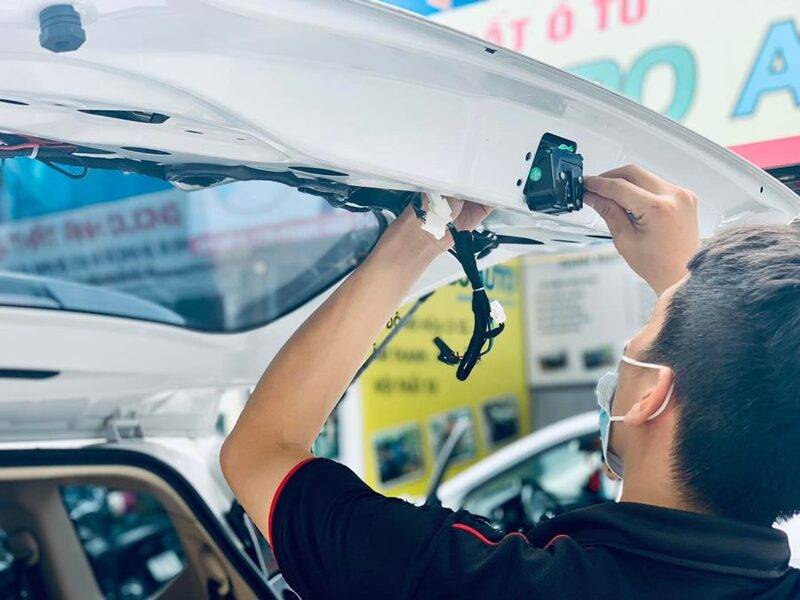 quy trình lắp đặt cốp điện ô tô