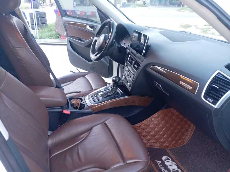 những điều cần biết khi lựa chọn dịch vụ vệ sinh nội thất xe ô tô