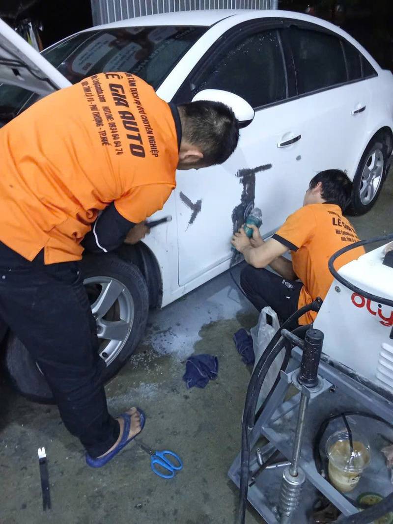 Sau khi sơn xe làm gì để bảo vệ lớp sơn