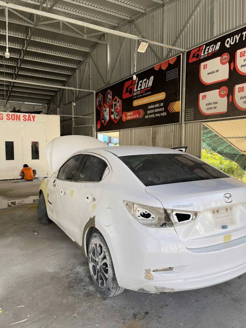 Việc sơn đúng trình tự quy trình sơn xe ô tô giúp giữ lớp sơn lâu hơn